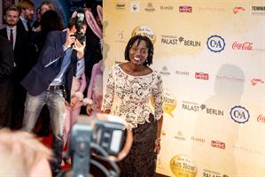 Dr. Auma Obama, Vorstandsvorsitzende der Sauti Kuu Foundation und Initiatorin des Act Now Jugend Awards. Foto: © Sinisa Nezic Dr. Auma Obama, Vorstandsvorsitzende der Sauti Kuu Foundation und Initiatorin des Act Now Jugend Awards. Foto: © Sinisa Nezic