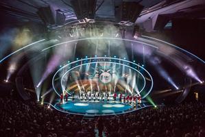 Die Trommelschule BÄM! von Peter Fox bot einen grandiosen Auftritt bei der Preisverleihung des Act Now Jugend Awards. Foto: © Sinisa Nezic Die Trommelschule BÄM! von Peter Fox bot einen grandiosen Auftritt bei der Preisverleihung des Act Now Jugend Awards. Foto: © Sinisa Nezic