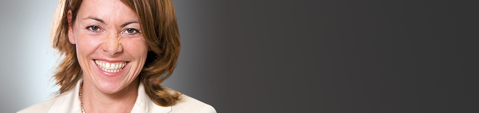 "TEXT-UR hat unser Wachstum begleitet und immer wieder mit hervorragenden Impulsen vorangebracht. Dr. Gierke und ihr Team kennen den Markt und verstehen das Geschäft"<br /><br />Ursula Vranken, Leitung, IPA Institut <br />für Personalentwicklung und Arbeitsorganisation